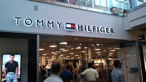 tommy hilfiger outlets near me.